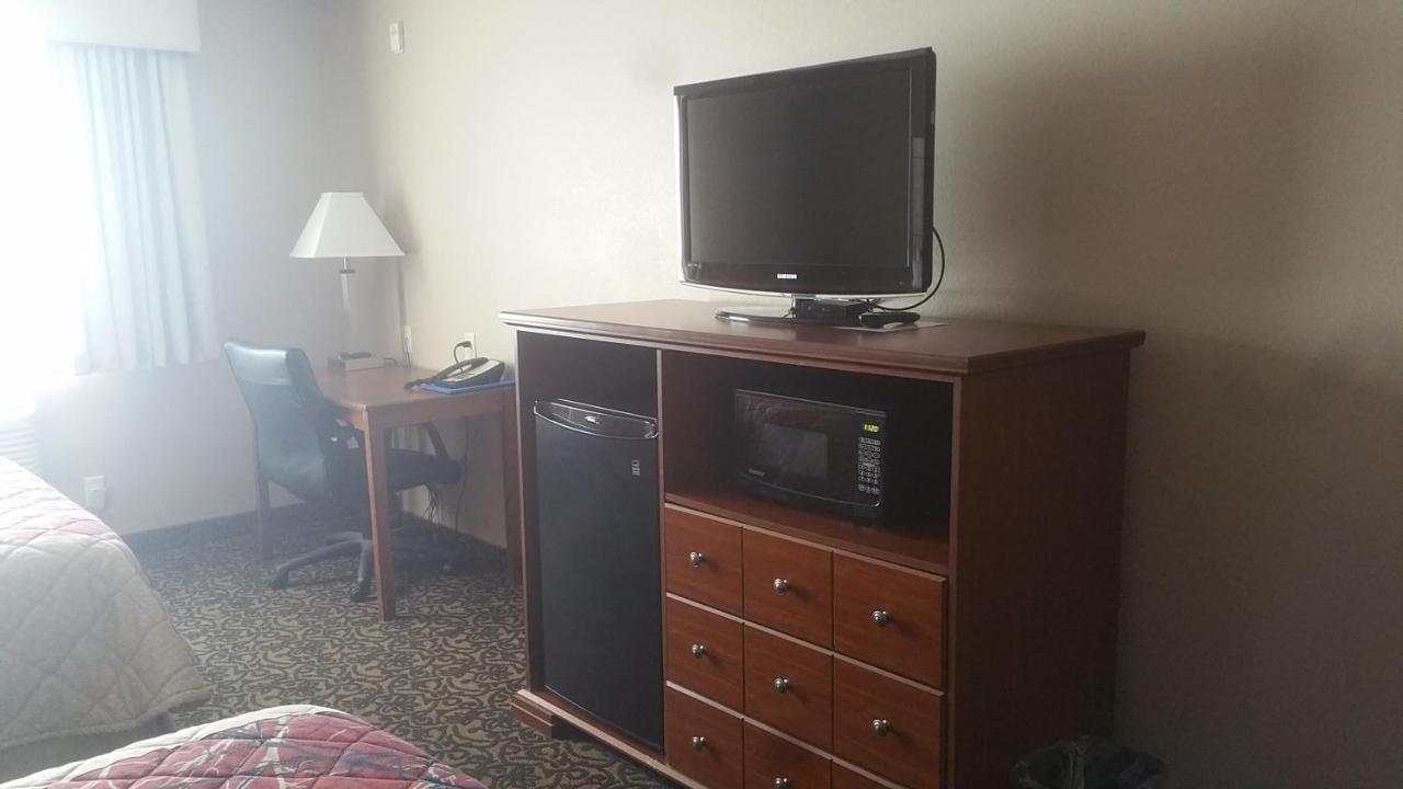 Canby Inn And Suites 외부 사진